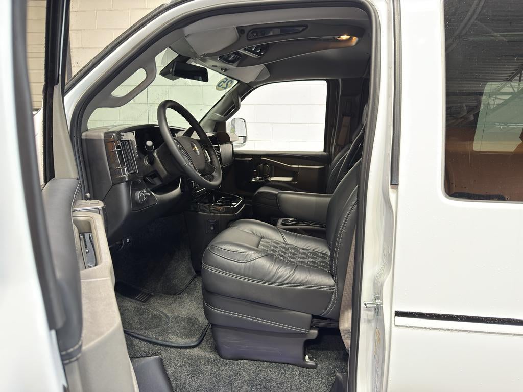 2025 Chevrolet Express Cargo 2500 WT