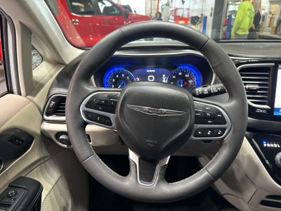 2022 Chrysler PACIFICA Base