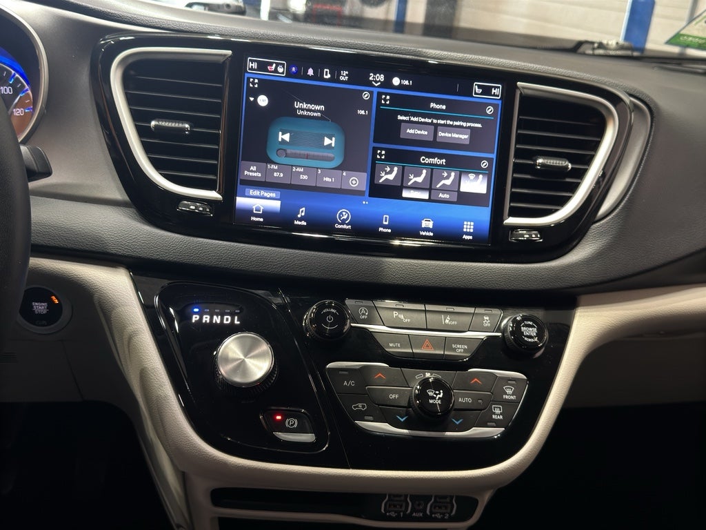 2024 Chrysler Pacifica Touring L