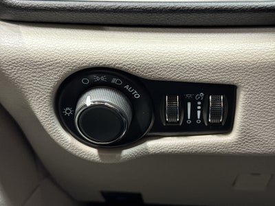 2024 Chrysler Voyager LX