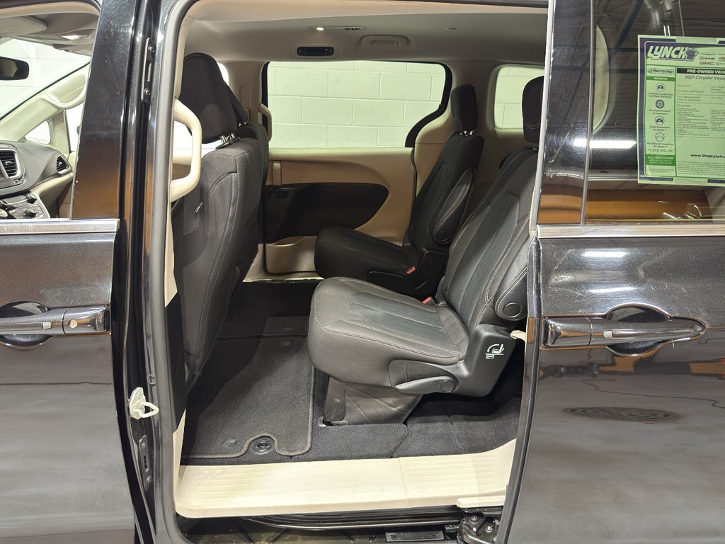 2023 Chrysler Voyager LX
