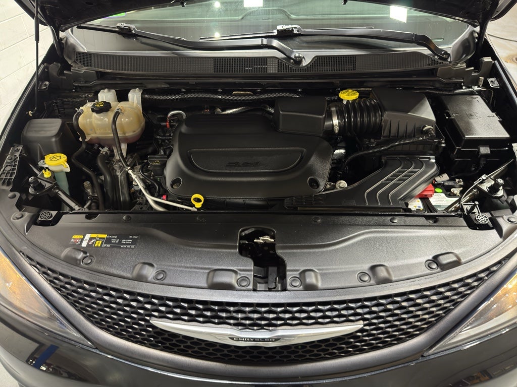2023 Chrysler Voyager LX