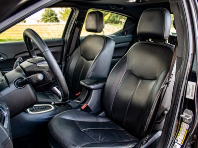 2011 Dodge Avenger Lux