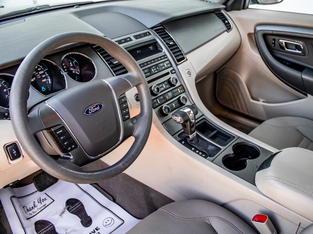 2010 Ford Taurus SE