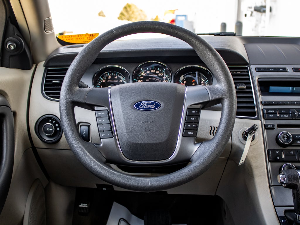 2010 Ford Taurus SE