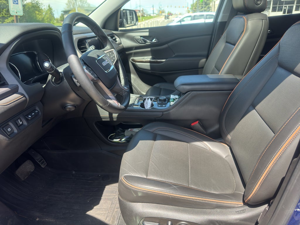 2023 GMC Acadia AT4