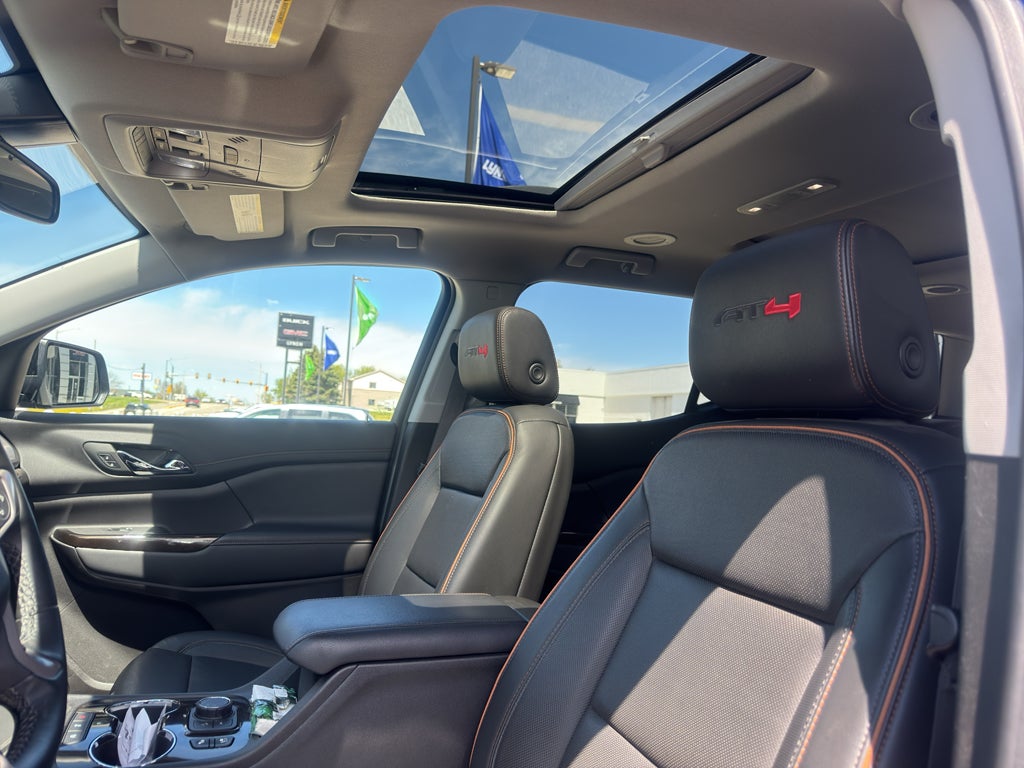 2023 GMC Acadia AT4