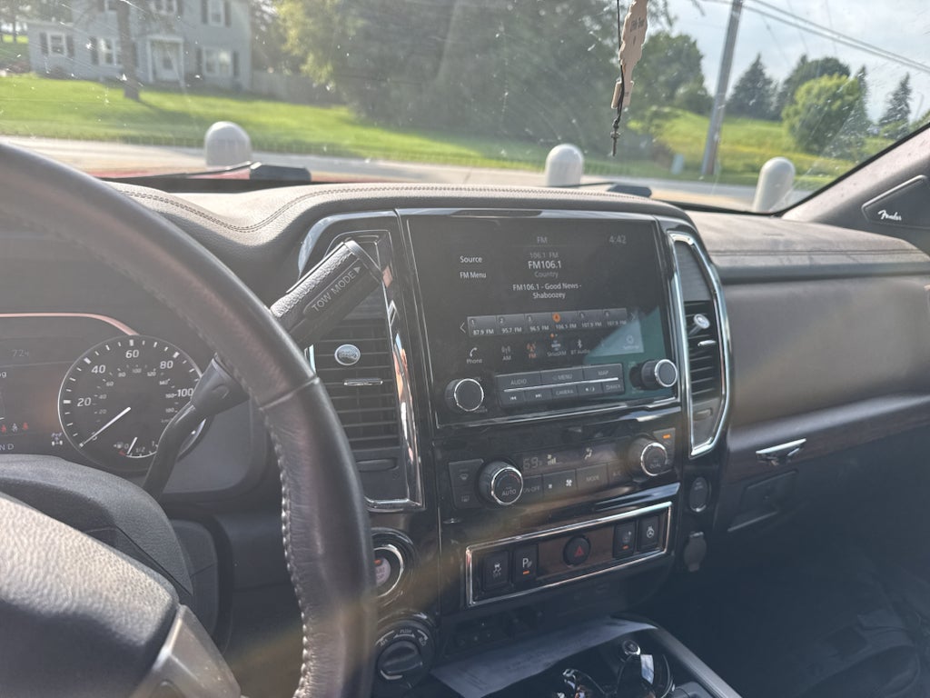 2023 Nissan TITAN Crew Cab Platinum Reserve 4x4