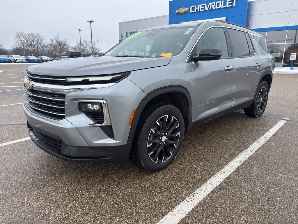 2024 Chevrolet Traverse LT