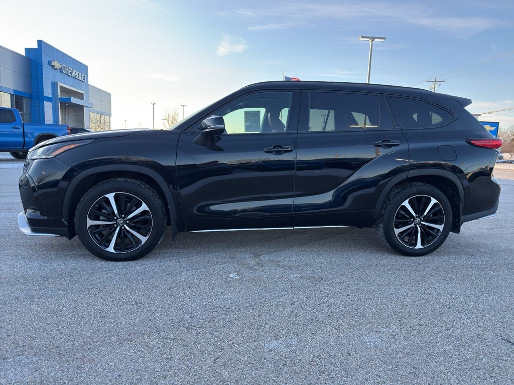 2022 Toyota Highlander XSE