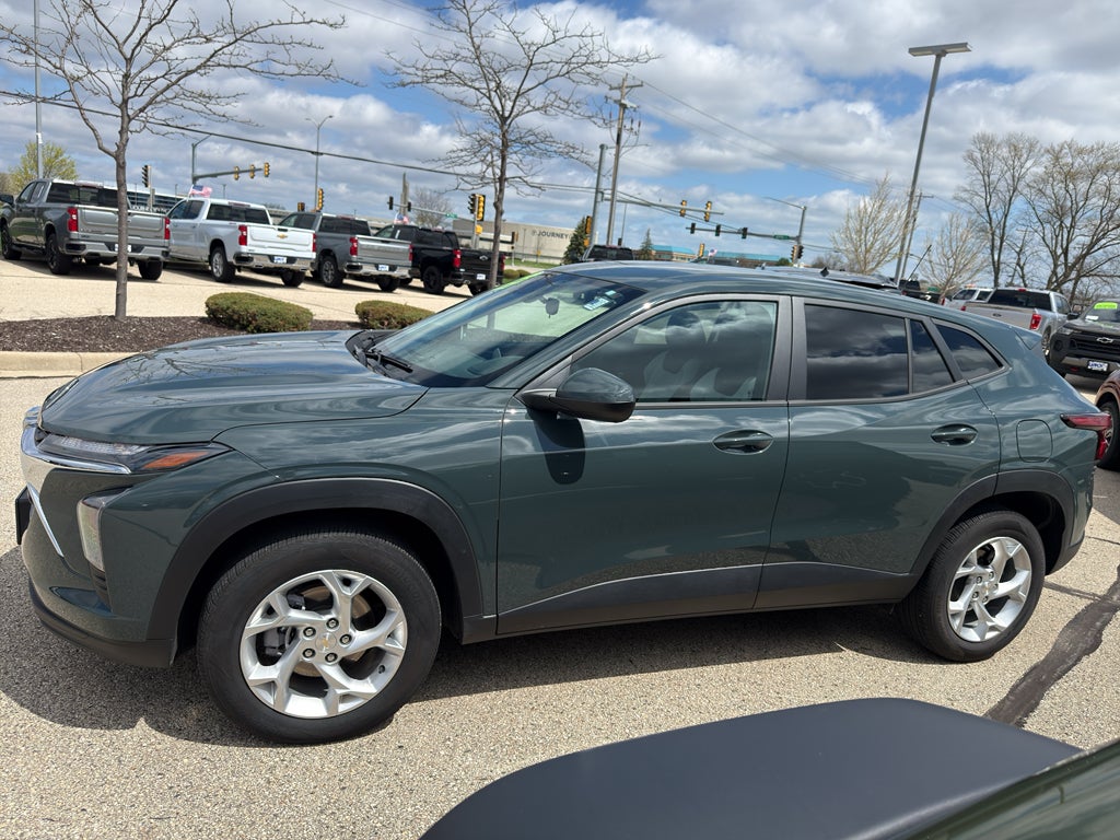 2025 Chevrolet Trax LS
