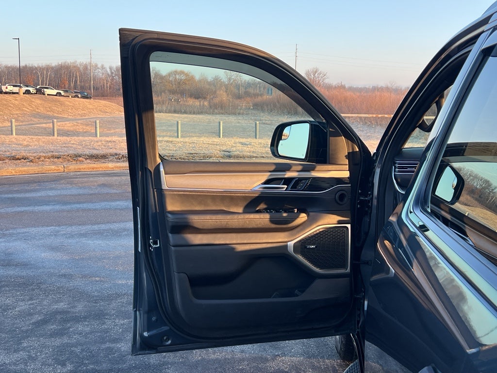 2023 Jeep Wagoneer Series II Carbide