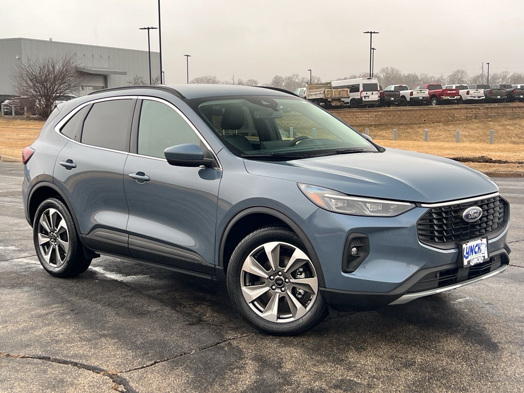 2025 Ford Escape Platinum