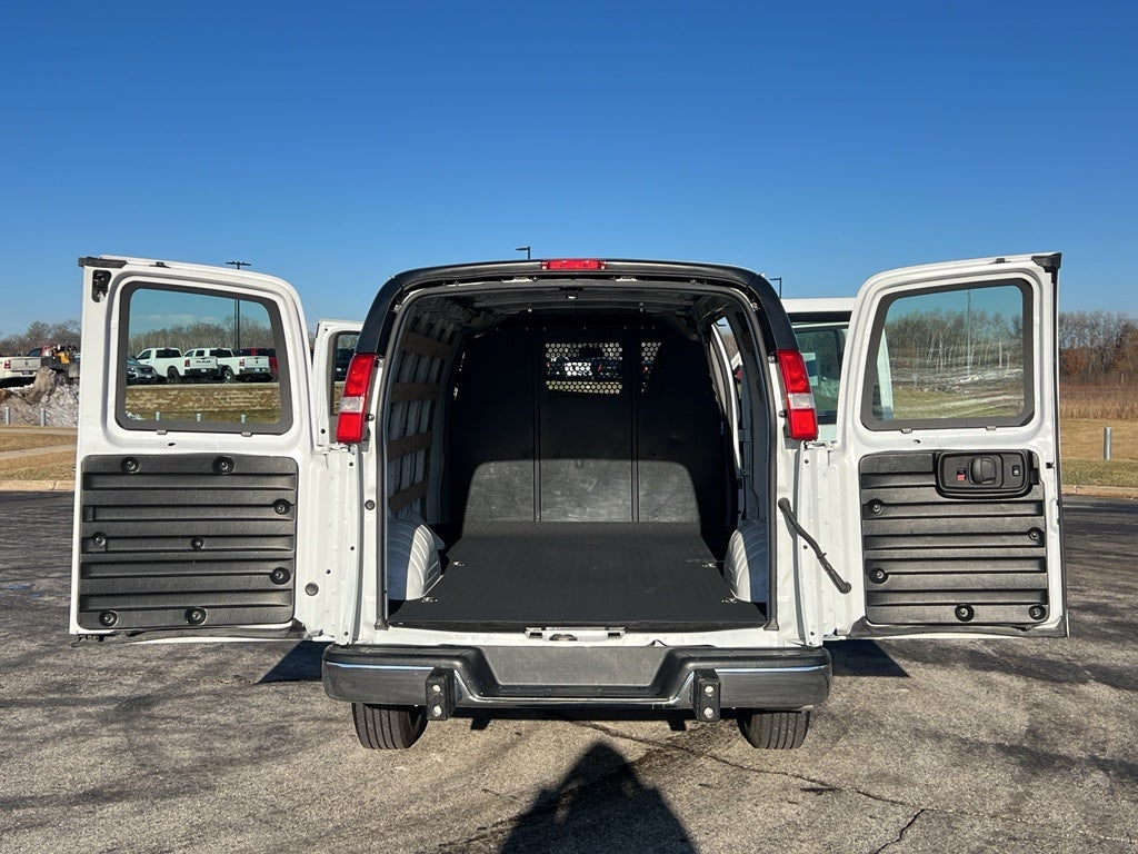 2024 Chevrolet Express Cargo 2500 WT