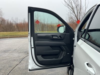 2025 Chevrolet Suburban RST