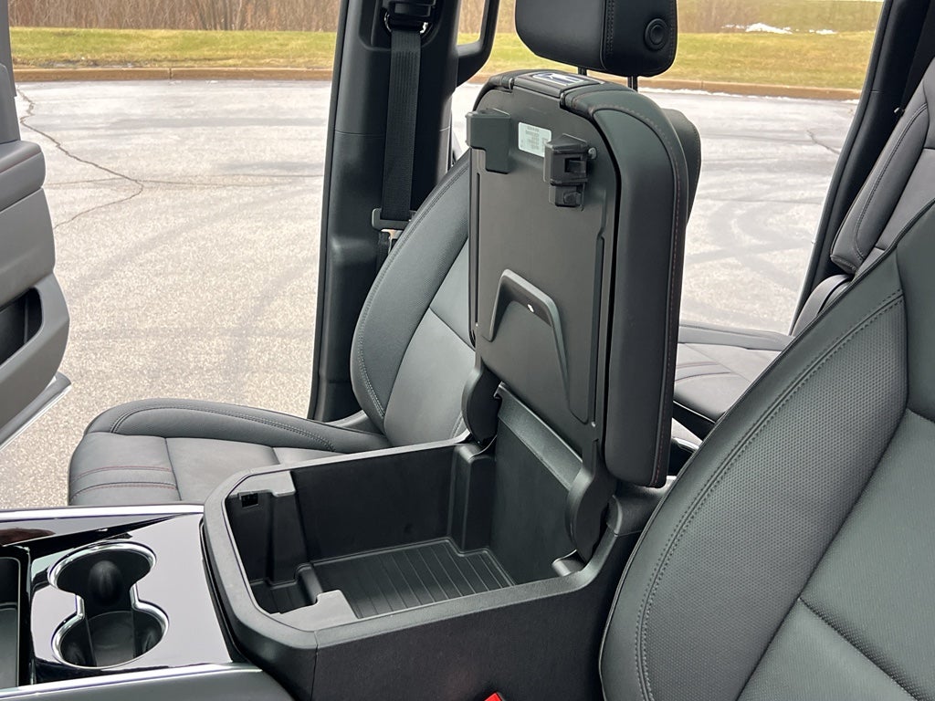 2025 Chevrolet Suburban RST