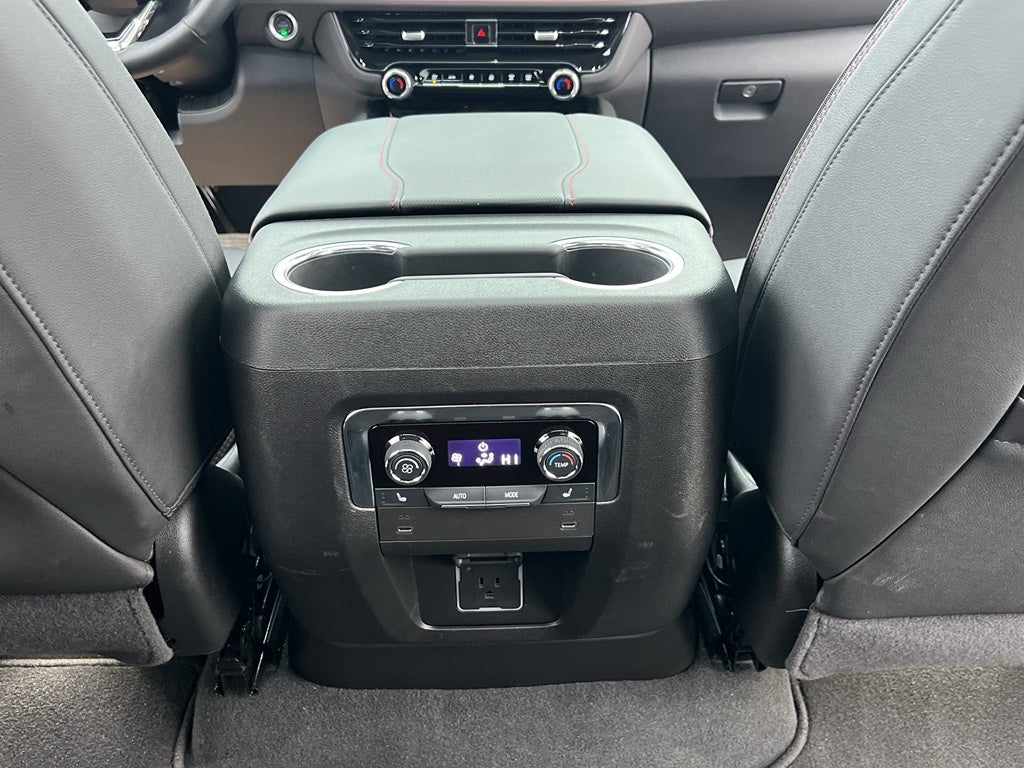 2025 Chevrolet Suburban RST