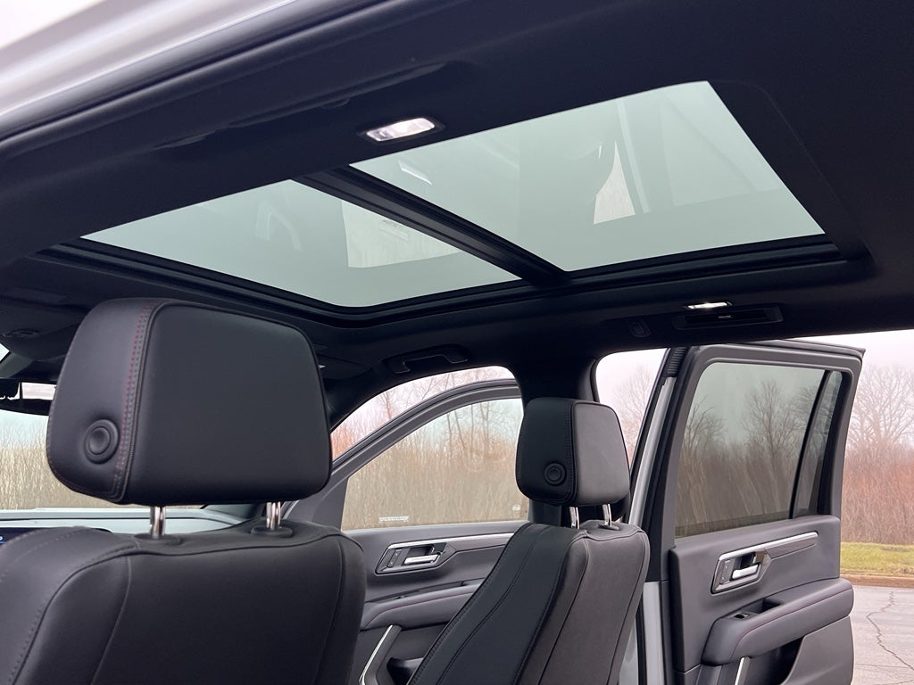 2025 Chevrolet Suburban RST