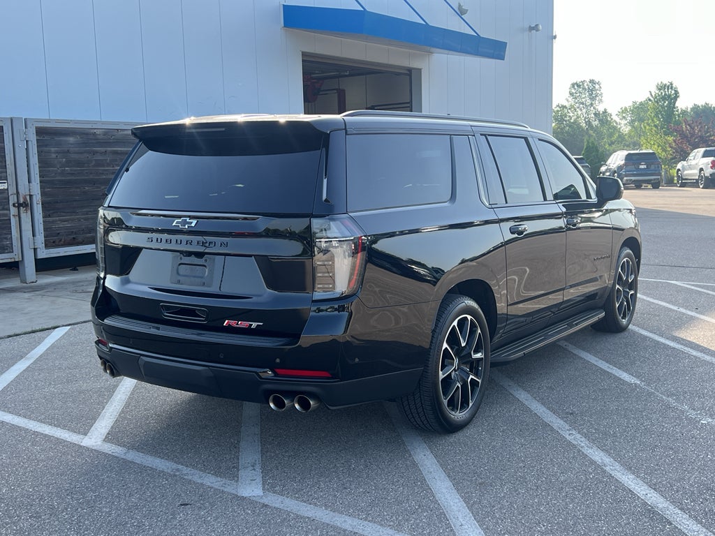 2025 Chevrolet Suburban RST