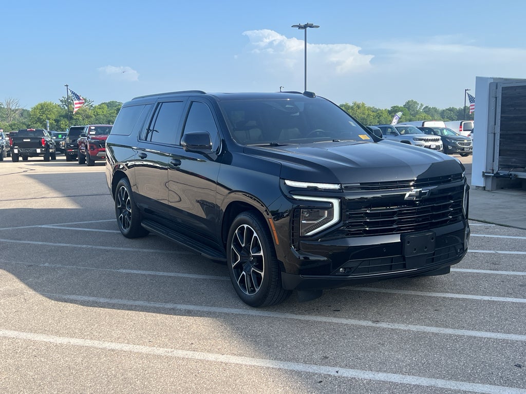 2025 Chevrolet Suburban RST