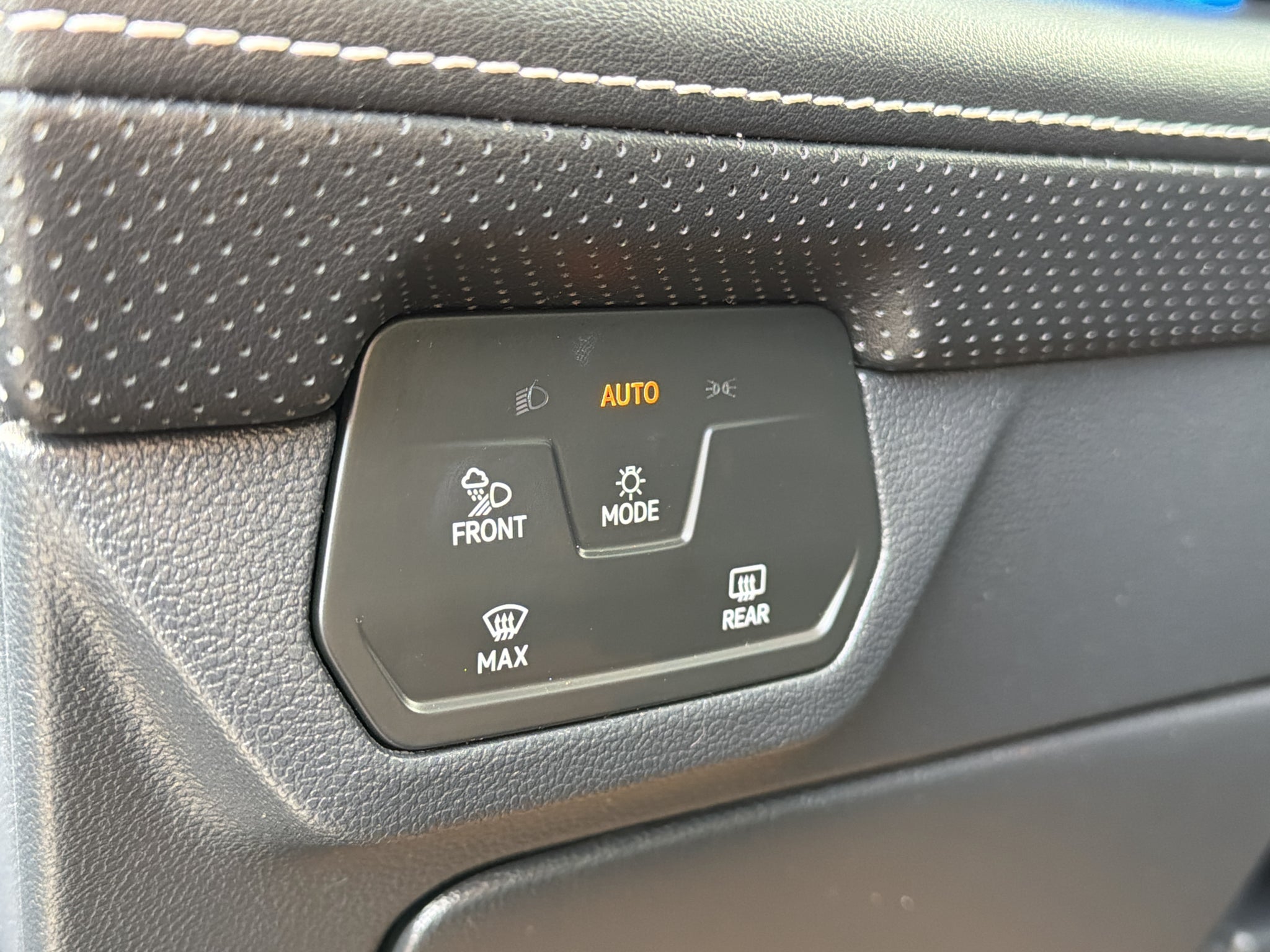 2024 Volkswagen Atlas Cross Sport 2.0T SEL Premium R-Line
