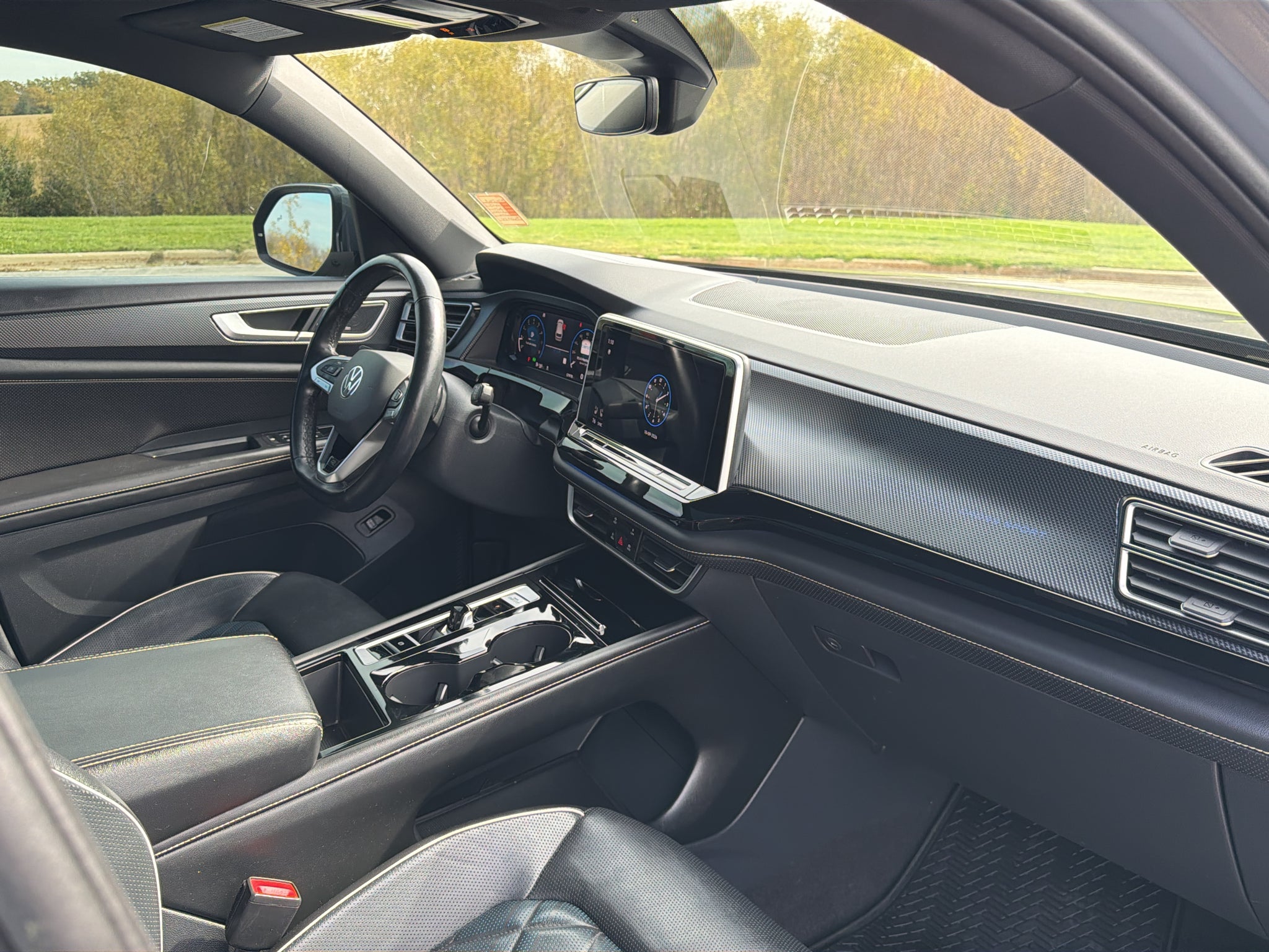 2024 Volkswagen Atlas Cross Sport 2.0T SEL Premium R-Line