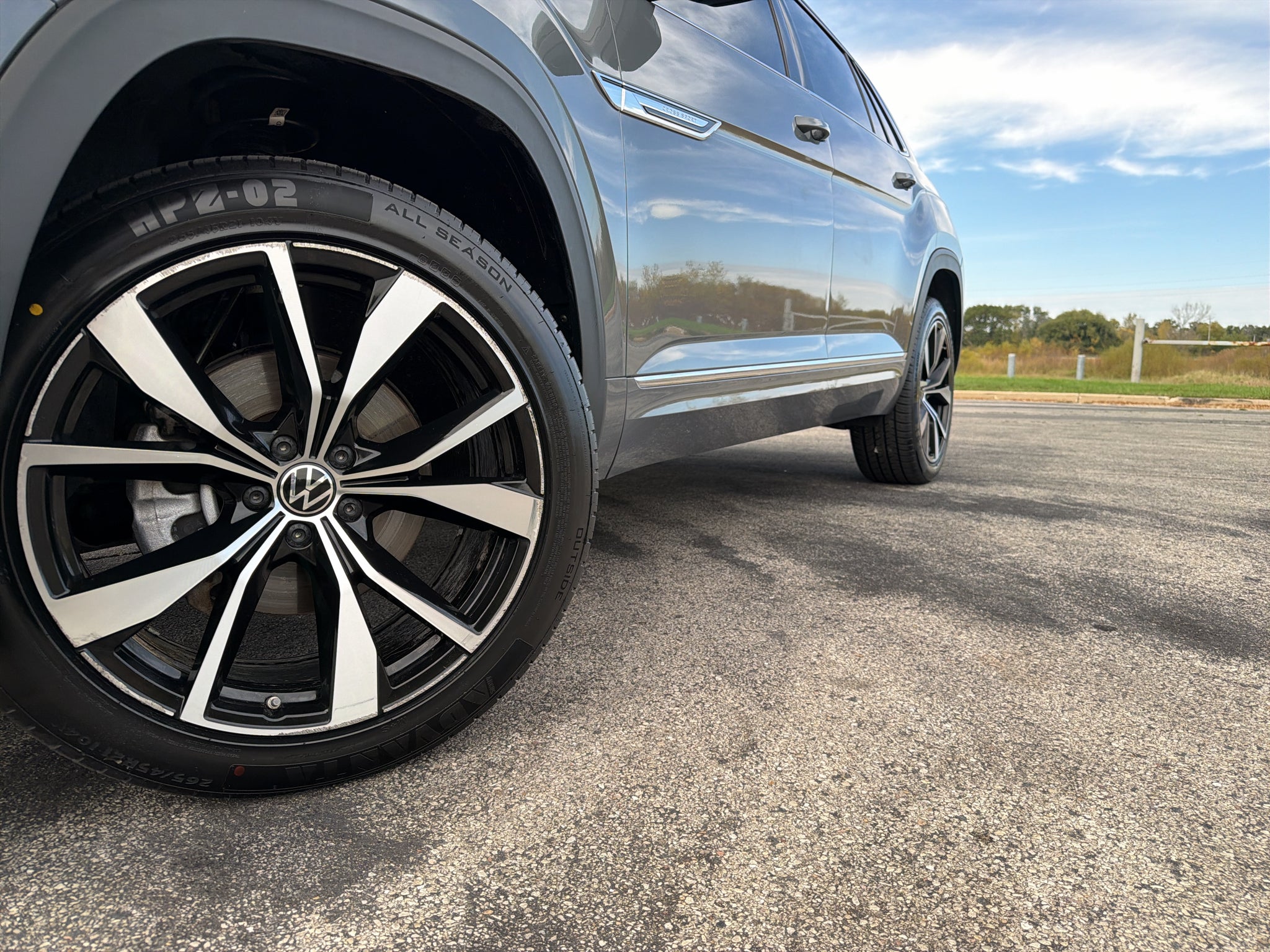 2024 Volkswagen Atlas Cross Sport 2.0T SEL Premium R-Line