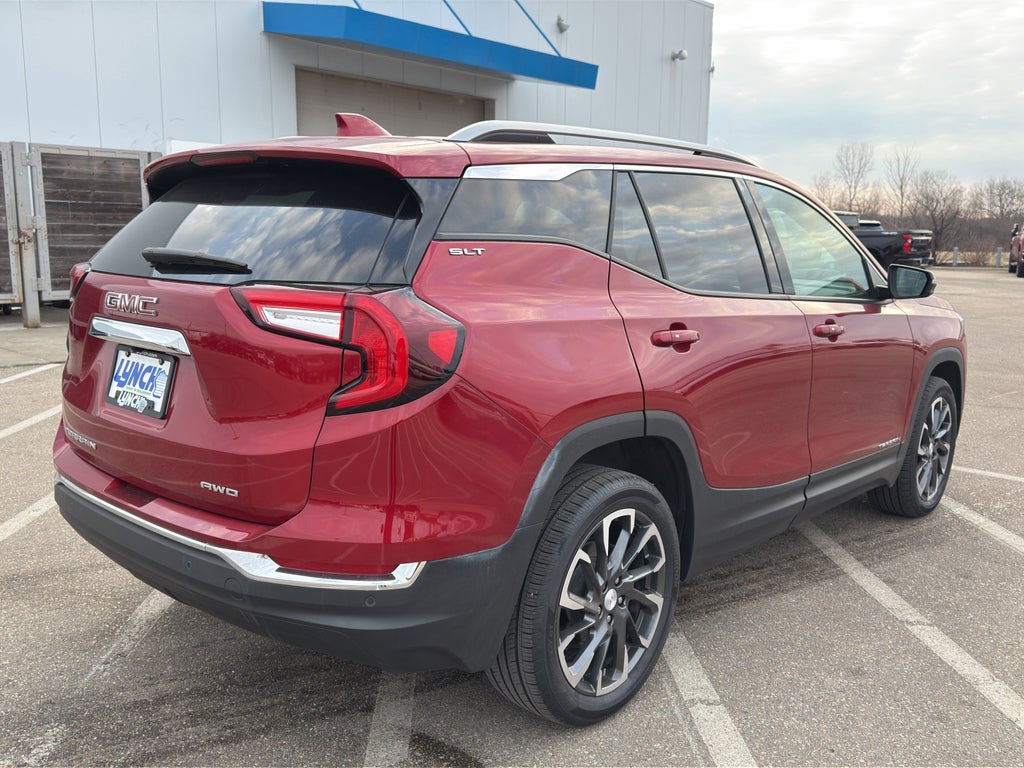 2024 GMC Terrain SLT