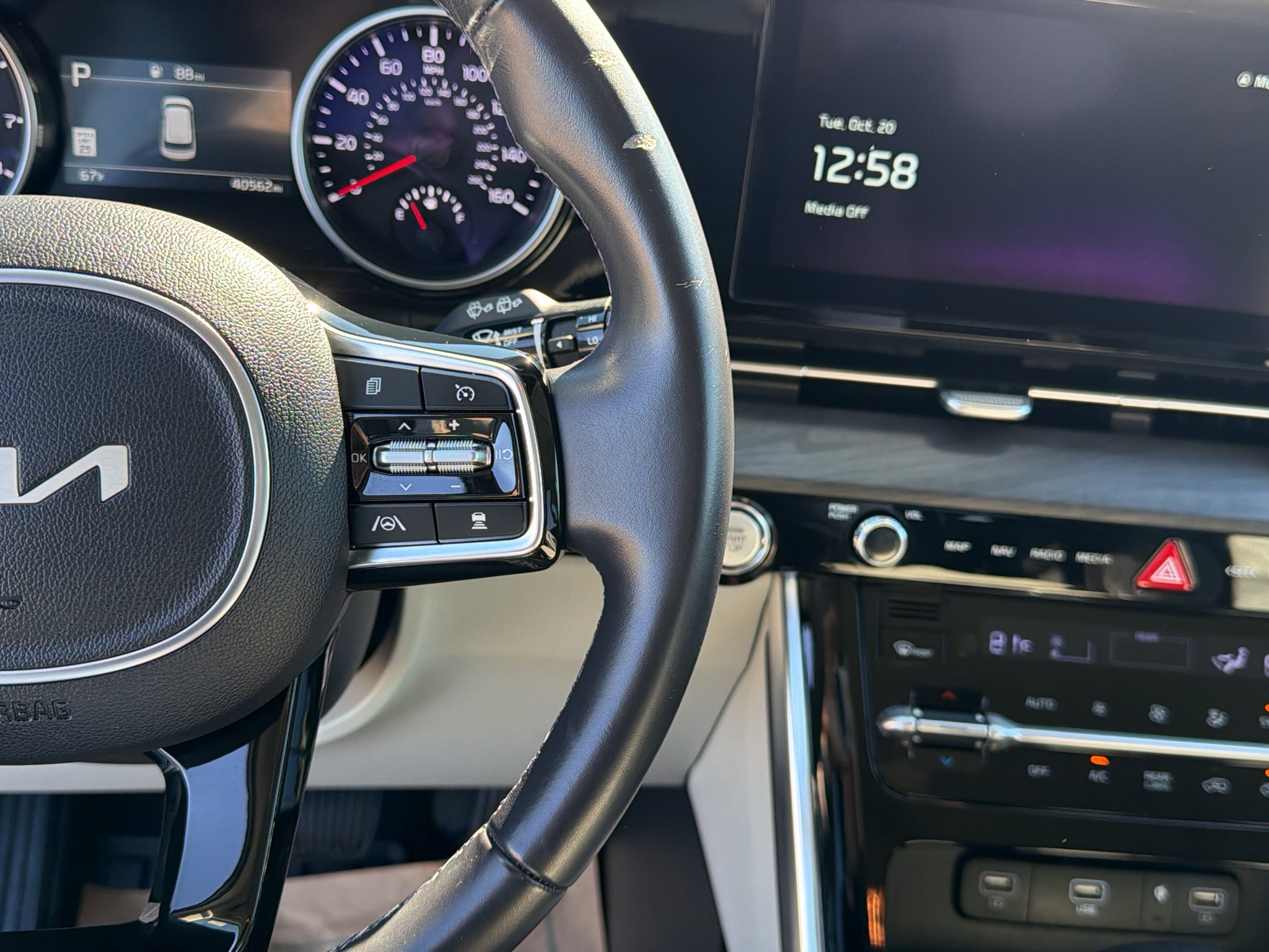 2024 Kia Carnival EX
