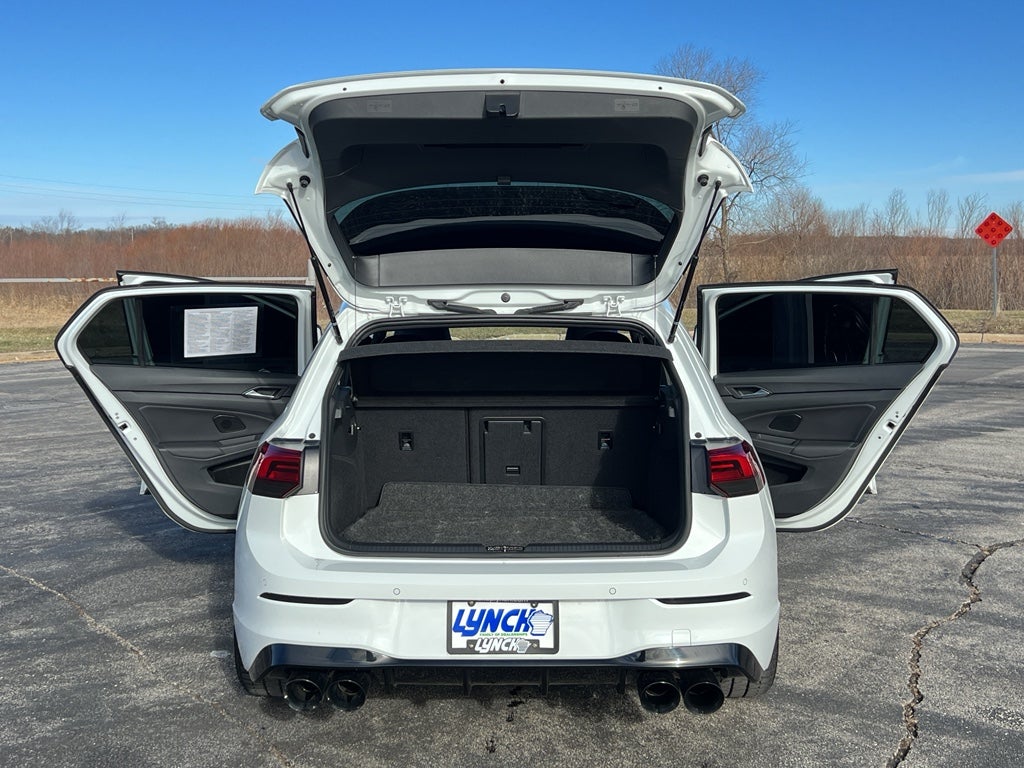 2023 Volkswagen Golf R BASE