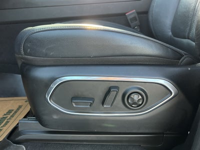 2024 Jeep Wagoneer Series II Carbide w/Entertainment