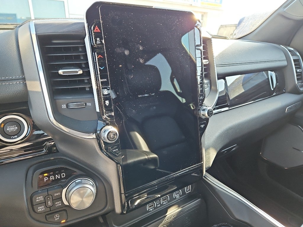 2025 RAM 1500 Laramie Night Edition w/Moonroof