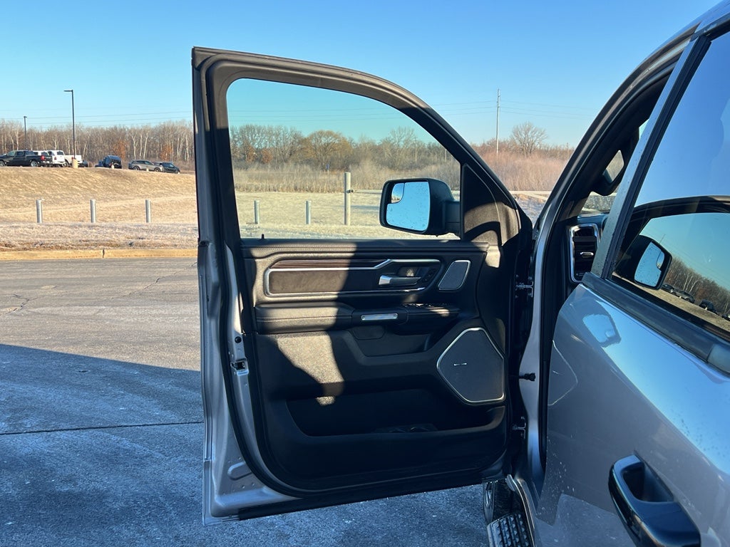 2025 RAM 1500 Laramie Night Edition w/Moonroof