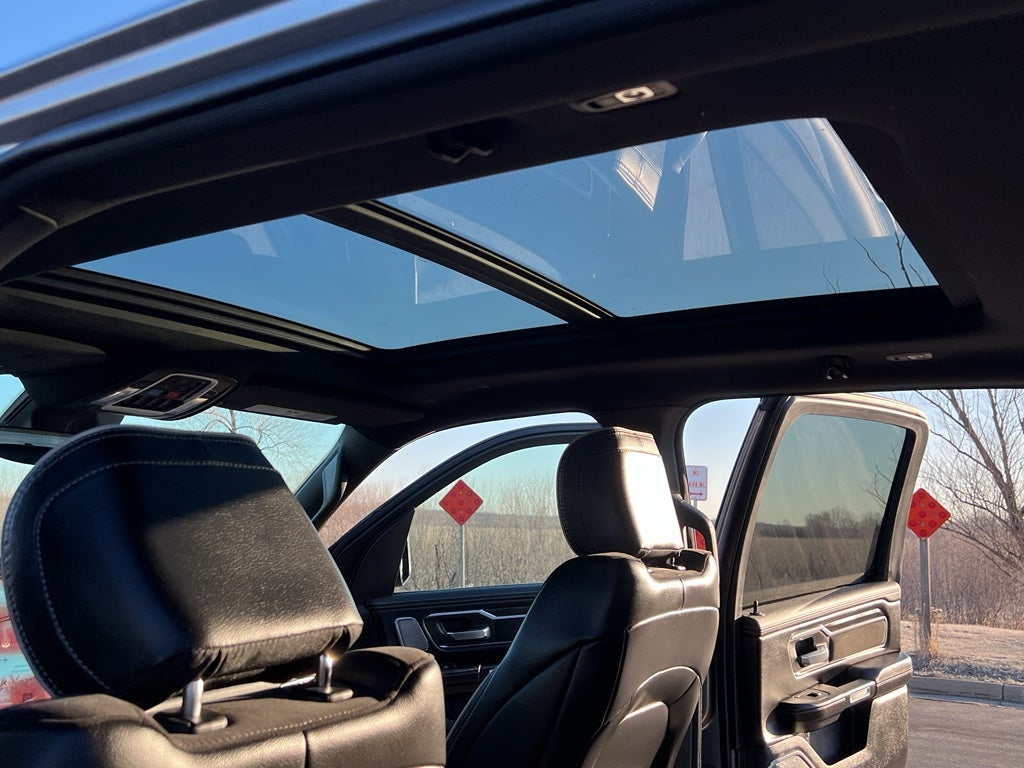 2025 RAM 1500 Laramie Night Edition w/Moonroof