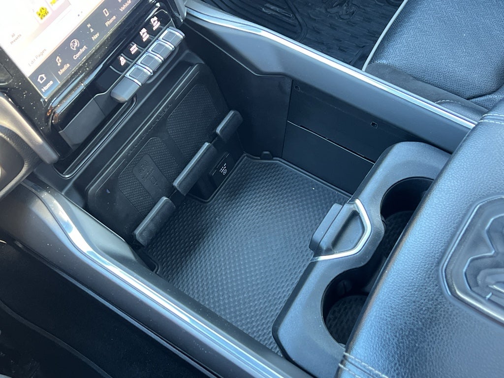 2023 RAM 1500 Laramie Night Edition w/Moonroof