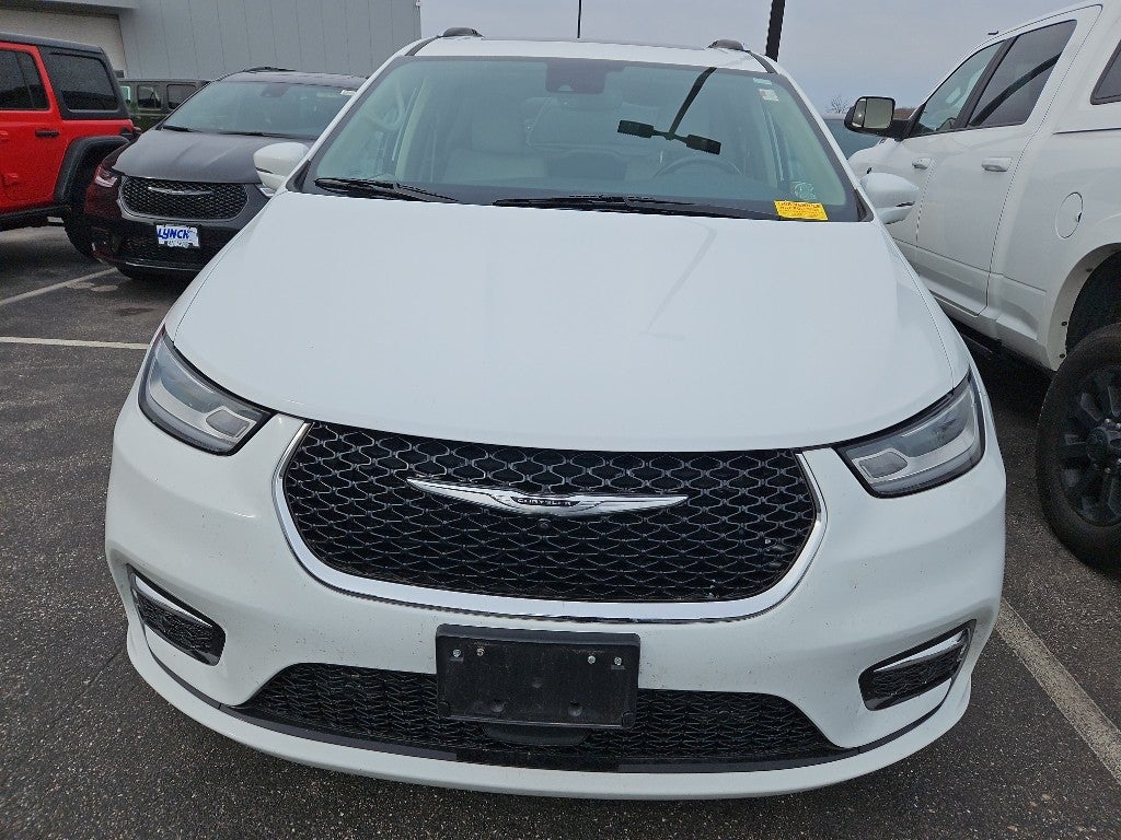 2021 Chrysler Pacifica Touring L w/Theater Group
