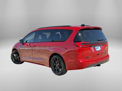 2025 Chrysler Pacifica Limited w/Tow Package