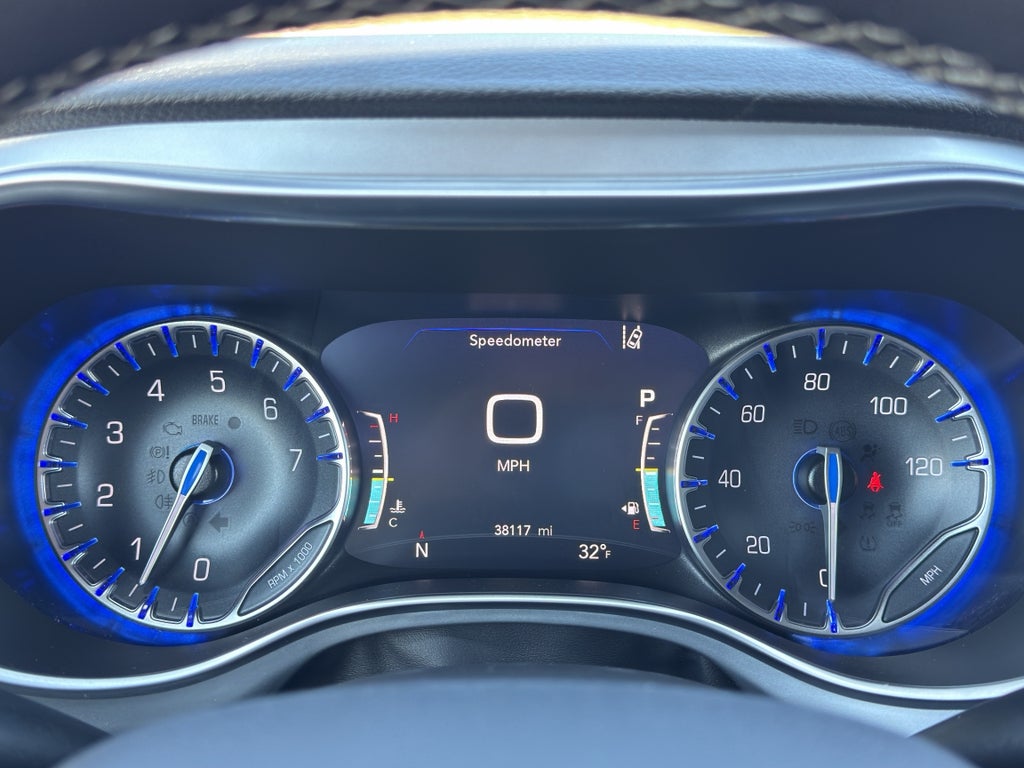 2025 Chrysler Pacifica Limited w/Tow Package