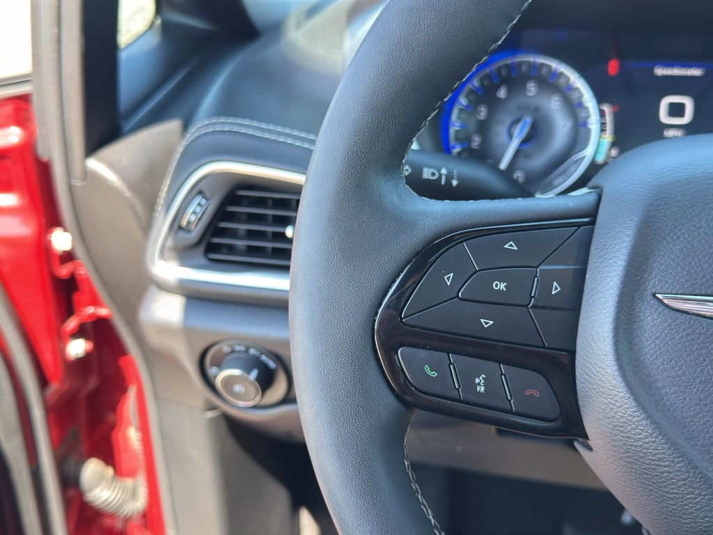 2025 Chrysler Pacifica Limited w/Tow Package