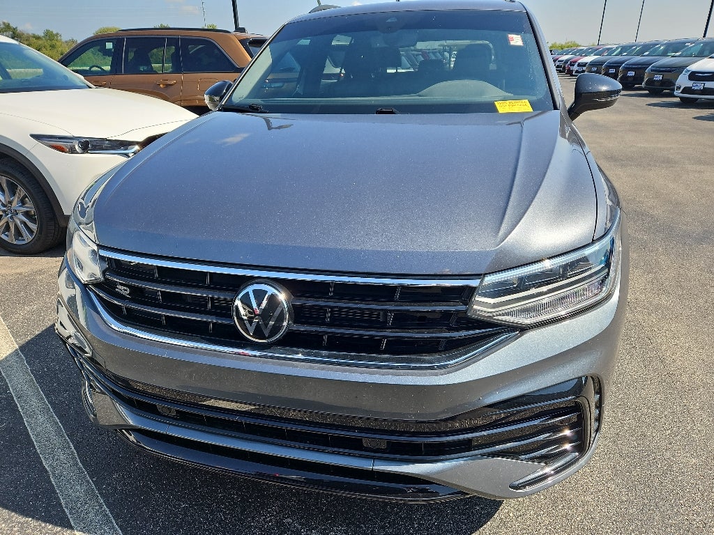 2024 Volkswagen Tiguan SE R-Line Black