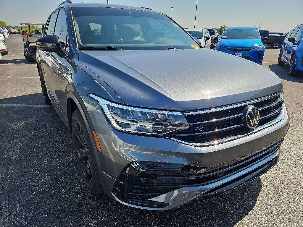 2024 Volkswagen Tiguan SE R-Line Black