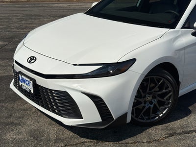 2025 Toyota Camry Hybrid SE