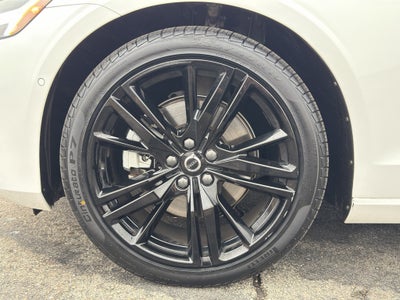 2024 Volvo S60 Plus Black Edition