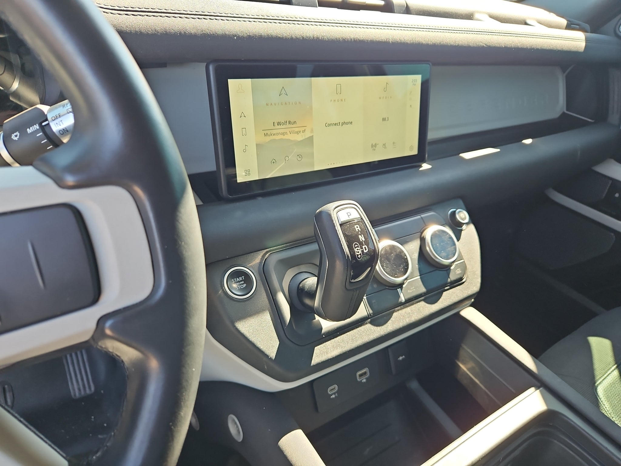 2021 Land Rover Defender 110 SE