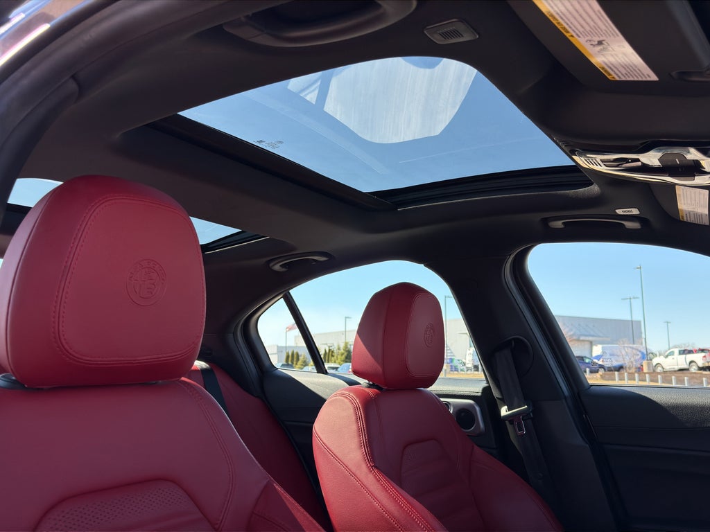 2024 Alfa Romeo Giulia Veloce