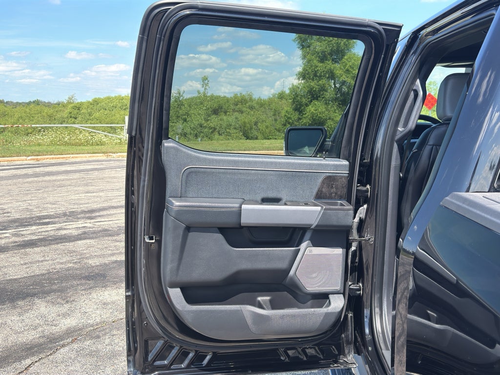 2023 Ford F-150 Lightning LARIAT