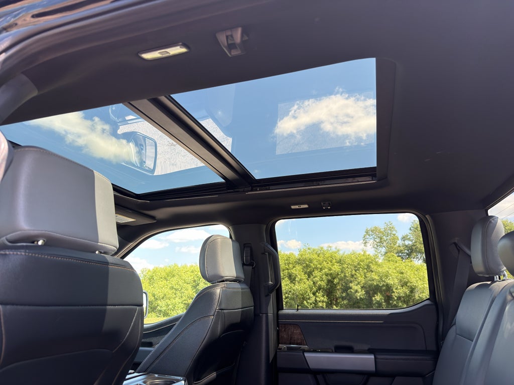 2023 Ford F-150 Lightning LARIAT