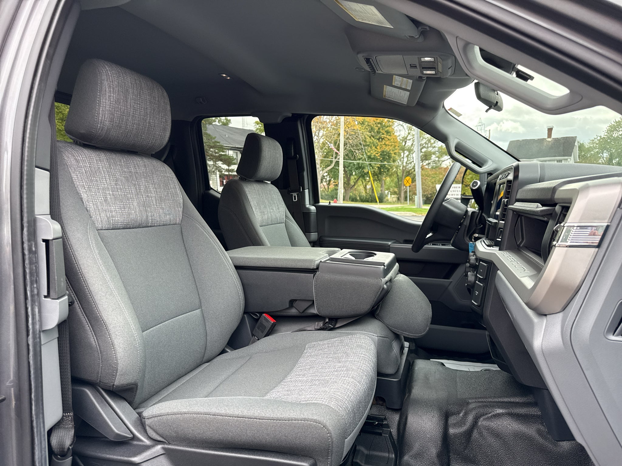 2024 Ford Super Duty F-250 Pickup LARIAT