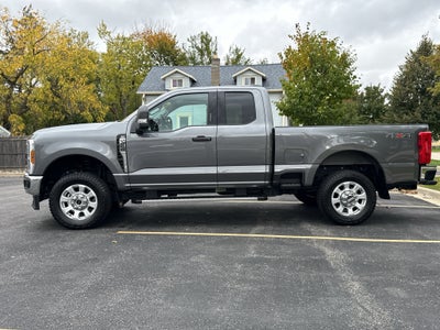 2024 Ford Super Duty F-250 Pickup LARIAT