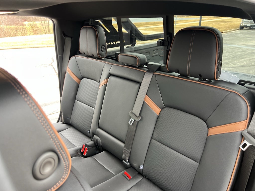 2025 GMC Canyon 4WD AT4